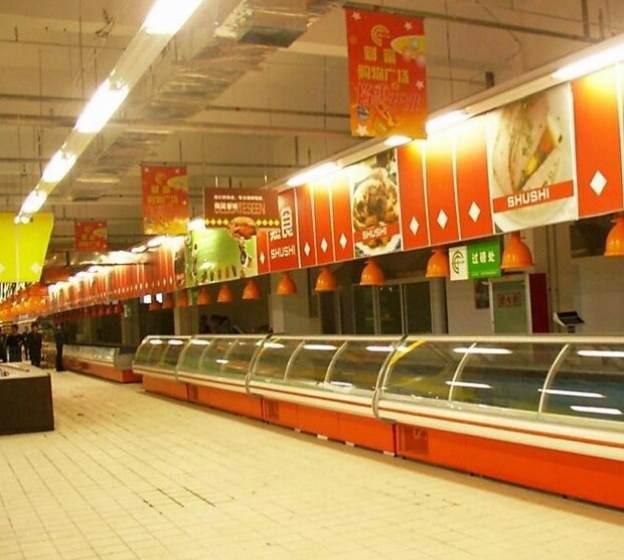 De Vertoningsijskast met alle accomodatie van de Voedseldelicatessenwinkel, de Tegen Achterteller van de Vleesvertoning