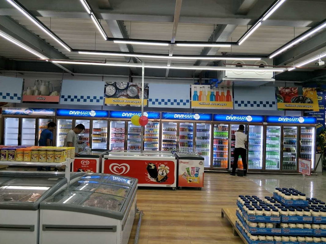 Commerciële dranken koelkast glazen deur display koelkast voor bar, drank Merchandiser koelkast