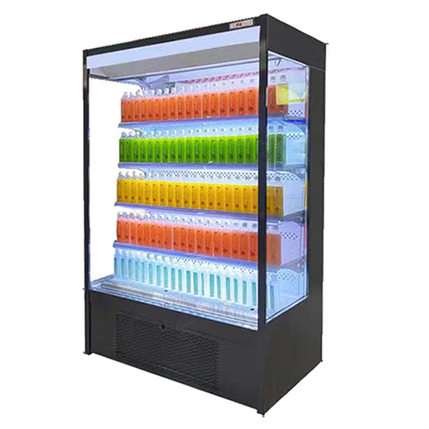 Kleine open koelkasten voor opslag en tentoonstelling van groenten en fruit in supermarkten