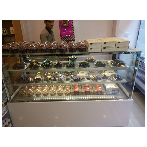 Drie-laags Cake Display Vriezer met Marmeren Gehard Glas en Digitale Thermostaat voor Taartenwinkels