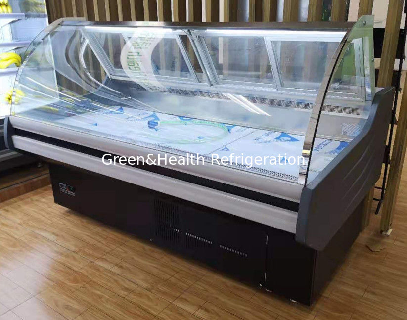Commerciële vleesvitrine met gebogen roestvrijstalen binnenkant en ventilatorkoelsysteem