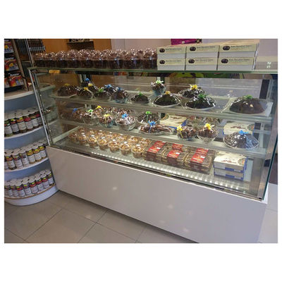 Drie-laags Cake Display Vriezer met Marmeren Gehard Glas en Digitale Thermostaat voor Taartenwinkels